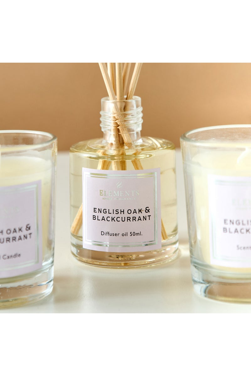 LIFESTYLE مجموعة معطر الهواء من خشب البلوط الإنجليزي والتوت الأسود مع شمعتين في وعاء - Image 4